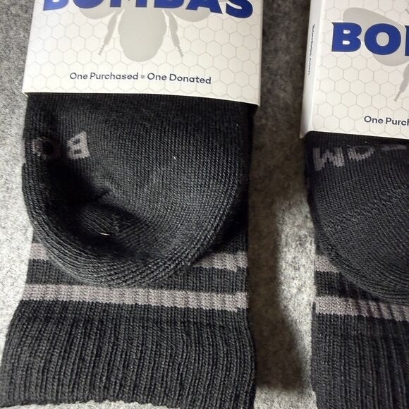 NEW Bombas Black Crew Socks Medium 2 Pairs NWT - Picture 3 of 10